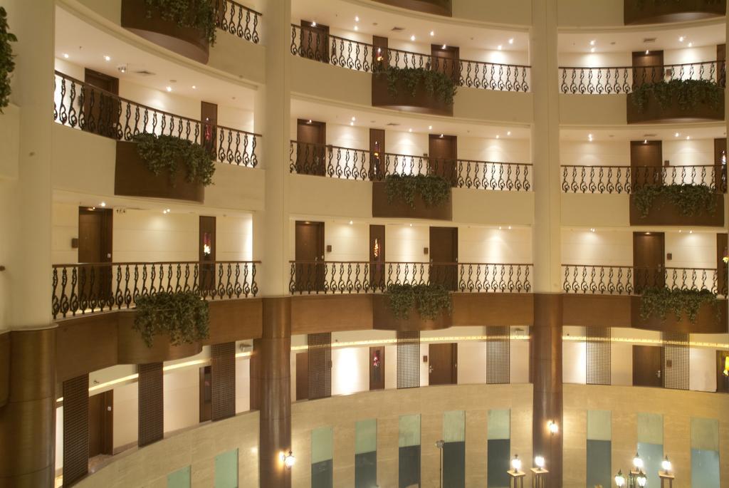 Savoy Suites Greater Noida Eksteriør bilde