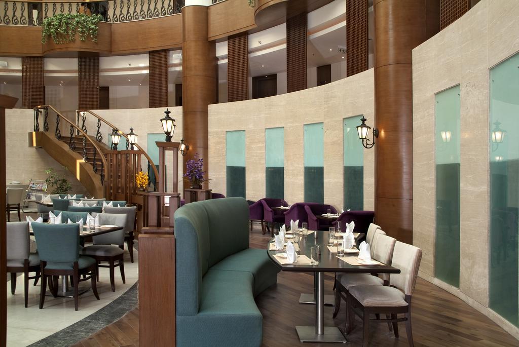 Savoy Suites Greater Noida Eksteriør bilde