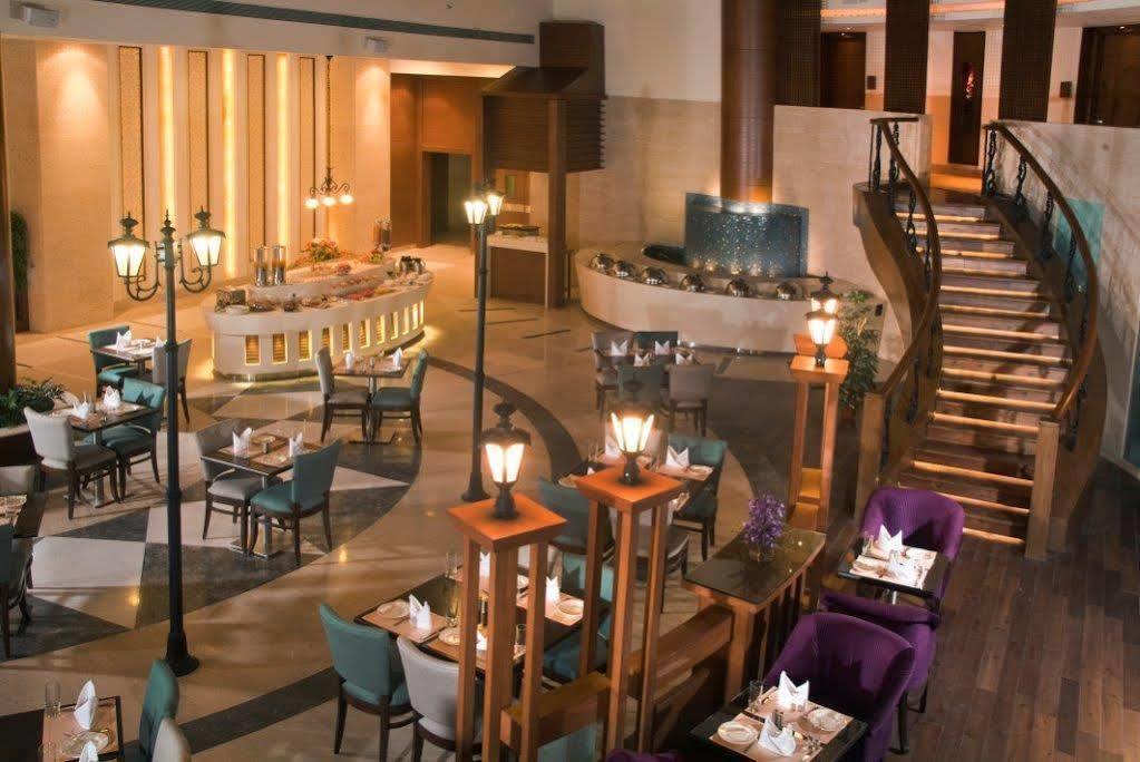 Savoy Suites Greater Noida Eksteriør bilde