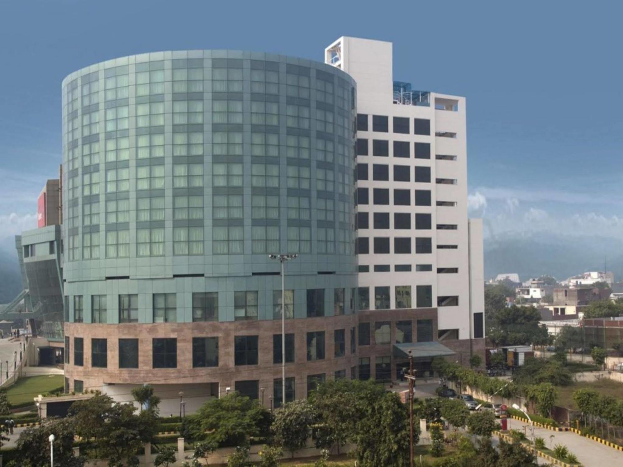 Savoy Suites Greater Noida Eksteriør bilde