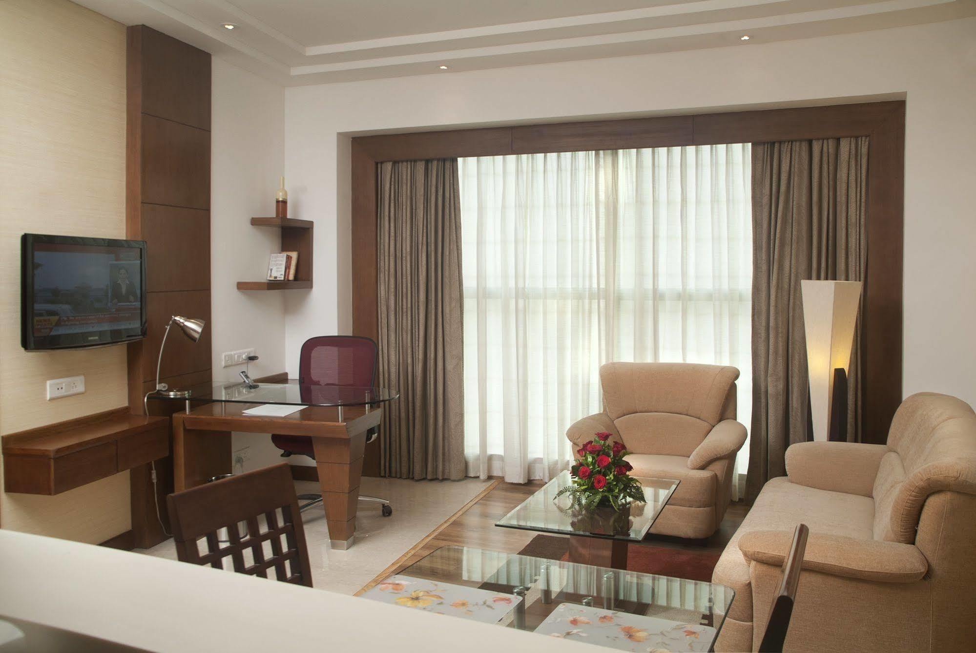 Savoy Suites Greater Noida Eksteriør bilde