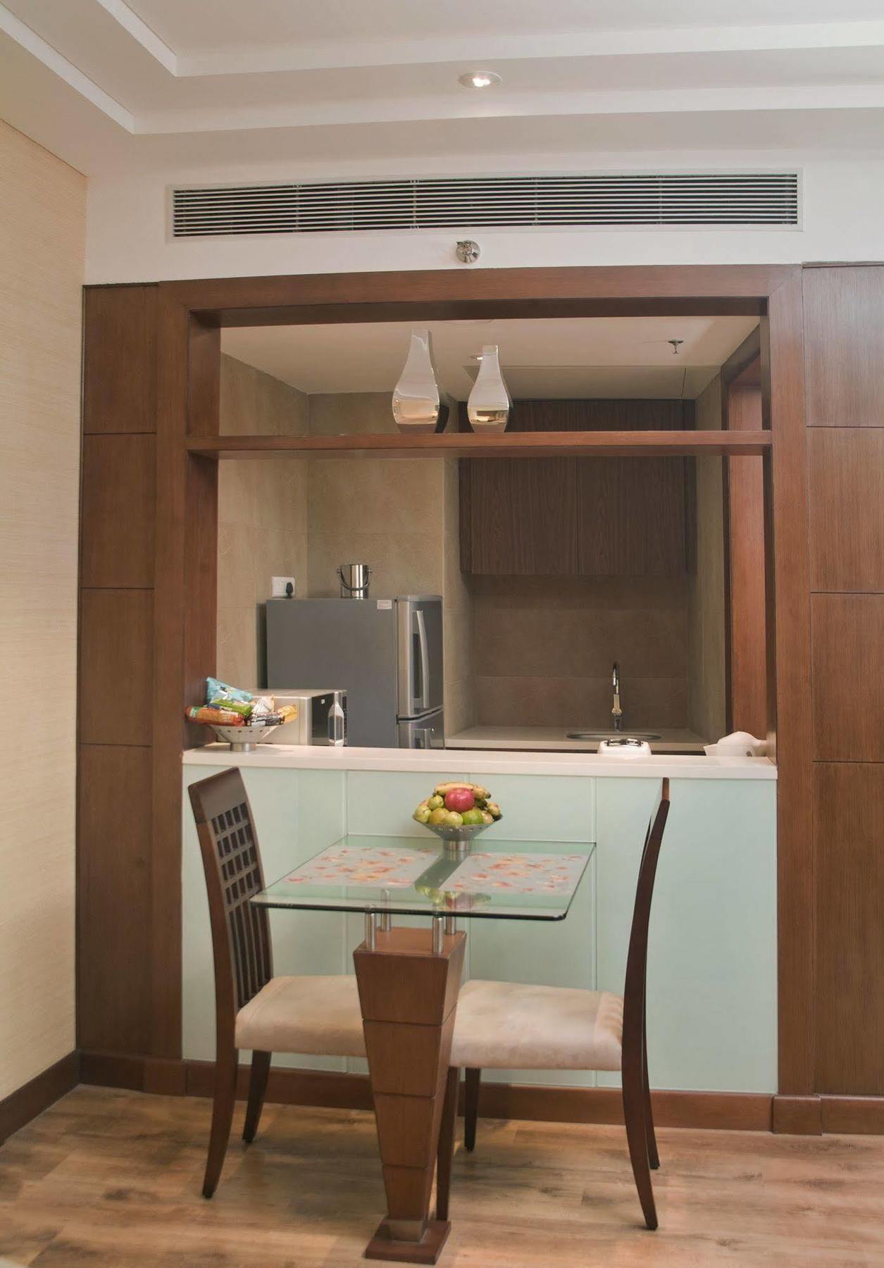 Savoy Suites Greater Noida Eksteriør bilde