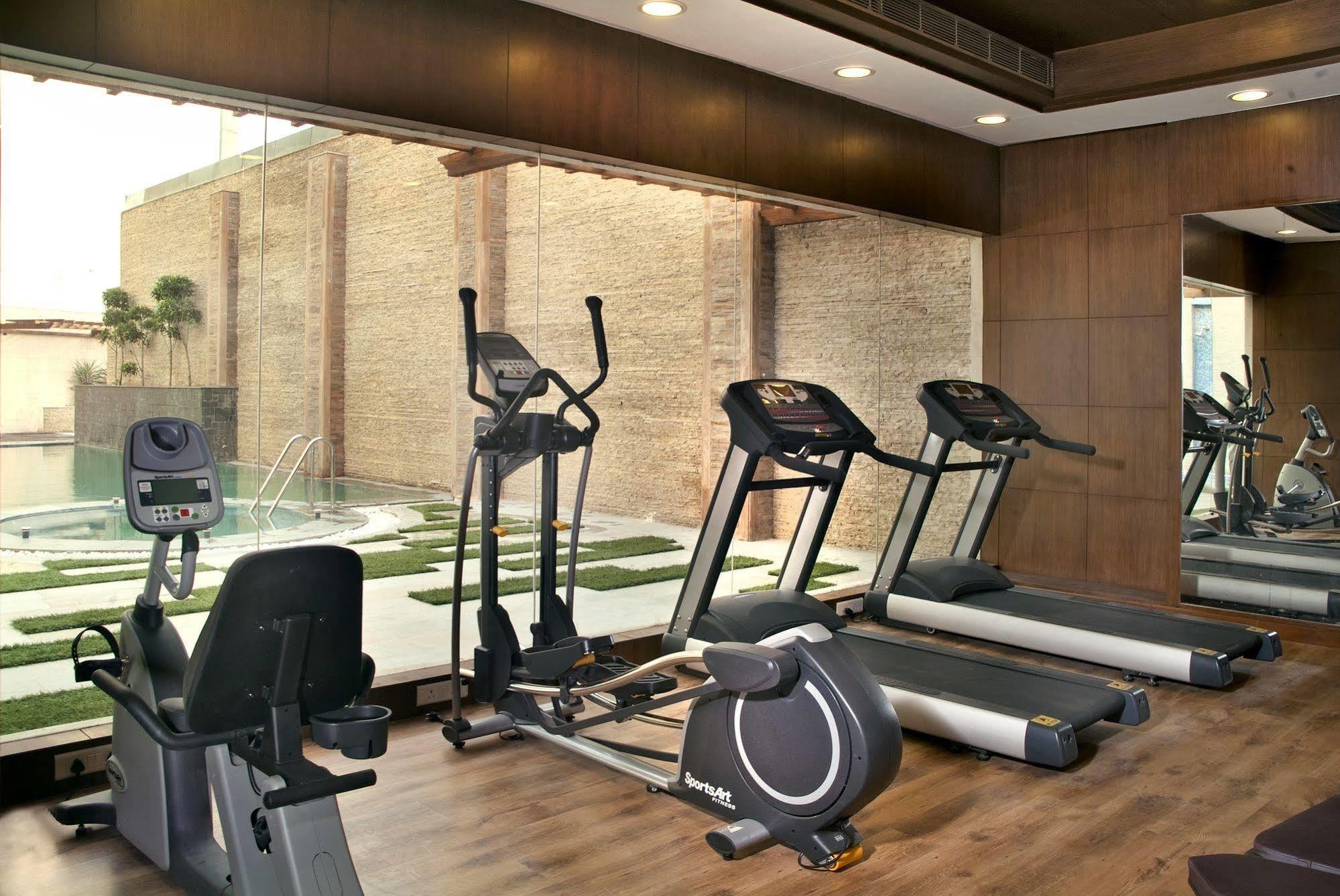 Savoy Suites Greater Noida Eksteriør bilde