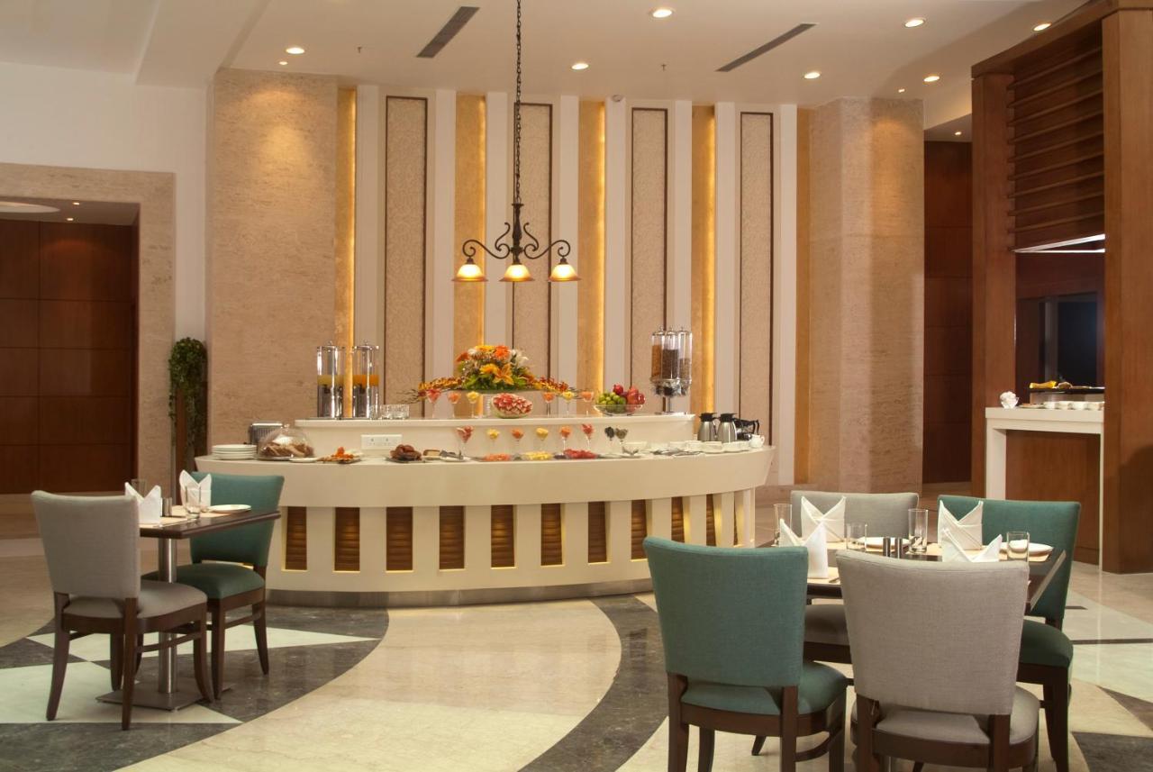 Savoy Suites Greater Noida Eksteriør bilde